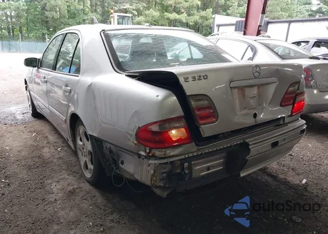 2002 Mercedes-Benz E 320 Special Edition z USA, uszkodzony, nr VIN WDBJF65J42B492710